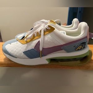 Nike Sun Club sneakers, brand new & never worn, women’s size 7.5